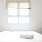 Classic And Comfy 2Br @ Gateway Pasteur Apartment By Travelio