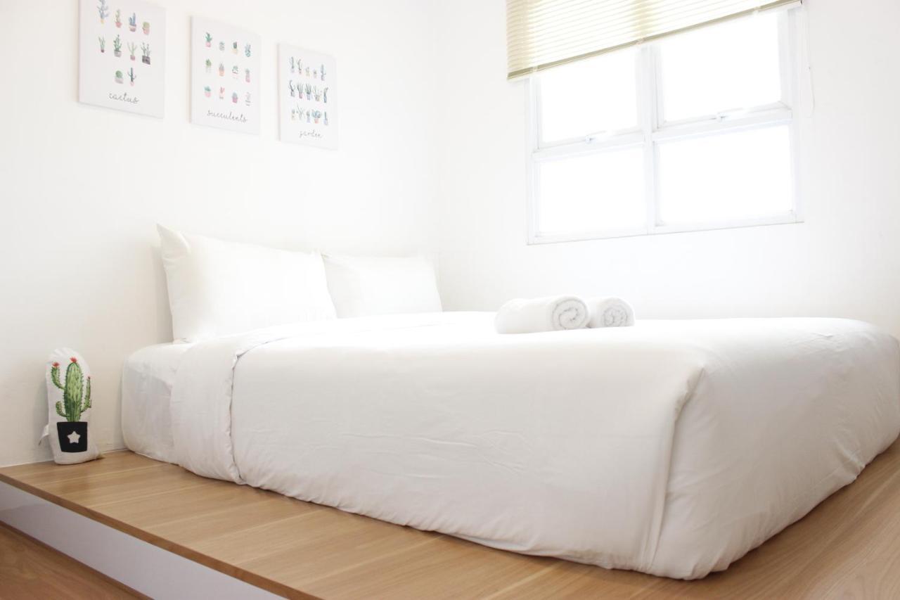 Classic And Comfy 2br @ Gateway Pasteur By Travelio